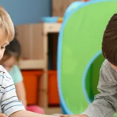 Co kupić 6 latce pod choinkę? Najlepsze pomysły na prezenty