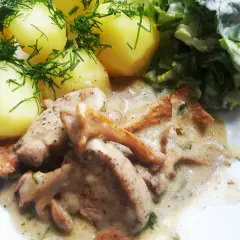 Polędwiczki w sosie kurkowym - idealne dodatki, które zaskoczą smak
