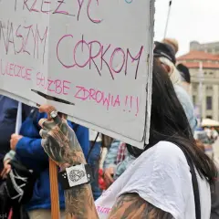 Klauzula sumienia u lekarza: Kiedy może odmówić i co z Twoimi prawami?