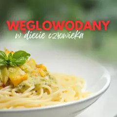Pyszne spaghetti z sosem pesto i warzywami. Węglowodany to podstawa zdrowej diety, dostarczają energii na cały dzień.