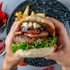 Jak doprawić burgera wołowego? Sekret soczystości i smaku