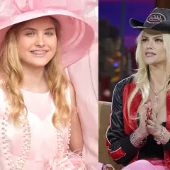 Dannielynn Birkhead w różowej sukience i kapeluszu obok matki w kowbojskim kapeluszu i kurtce.