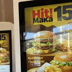 Hit! Maka: Big Mac lub McChicken z małymi frytkami za 15 zł. Promocja w McDonald's.