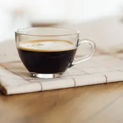 Ile kofeiny ma szklanka kawy? Zaskakujące fakty o jej zawartości