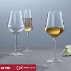 Eleganckie kieliszki do wina, jeden z winem, drugi z szampanem, trzeci pusty. Idealne, by w czym pić likier.