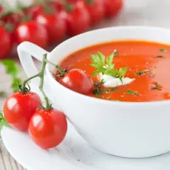 Ile kcal ma pomidorowa z ryżem? Zaskakujące fakty o kaloriach