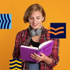 Dziewczyna w słuchawkach czyta fioletową książkę "Zbrodnia i kara" na pomarańczowym tle.