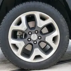 Jakie opony do SUV-a wybrać, aby uniknąć problemów na drodze?