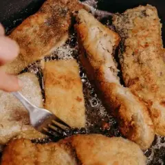 Jak przygotować karpia do smażenia, aby uniknąć nieprzyjemnego smaku