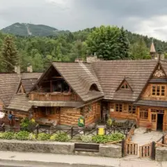 Karłów: Gdzie zjeść po szlaku? Najlepsze restauracje i karczmy