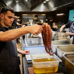 Gdzie zjeść w Warszawie? Od barów mlecznych po gwiazdki Michelin