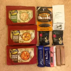 Mat på vandring: Blå Band-måltider, biltong, nötter och energibars för äventyret.