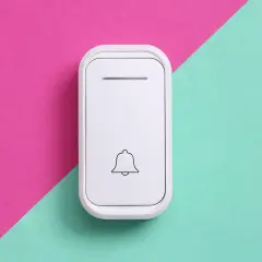 Ein weißer, moderner Funkgong ohne Batterie, der Testsieger für Ihr Zuhause.