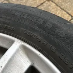 Opona samochodowa 185/55 R 15 82T. Indeks prędkości Y pozwala na jazdę z dużą prędkością.