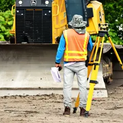 Jak zostać geodetą? Kompletny przewodnik: wykształcenie, uprawnienia