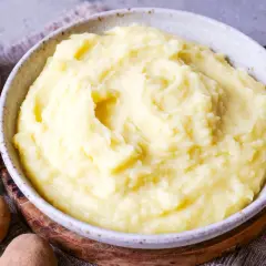 Cremiger Kartoffelbrei, wie ihn Oma macht. Ein einfaches Kartoffelbrei Rezept, das immer gelingt.