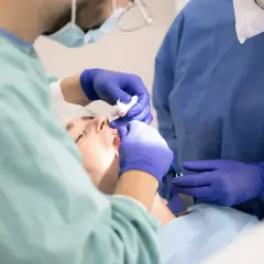 Asystentka stomatologiczna to zawód medyczny? Nowa ustawa i zmiany