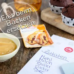 Apfelmus, Backpulver & Zutatenliste für backen ohne ei. Schokoladenmuffins sind bereit!