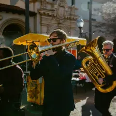 Muzyka klasyczna na pogrzeb: Jak wybrać idealne pożegnanie?