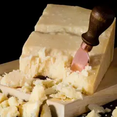 Ile waży parmezan? Dokładne miary, kalorie i porady eksperta