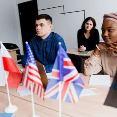 Native speaker: Jak wybrać, ile kosztuje i czy warto? Poradnik