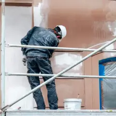 Remont elewacji: Zgłoszenie, pozwolenie czy bez formalności?