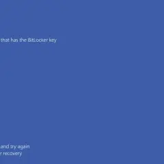 Ekran BitLocker prosi o podłączenie pendrive'a z kluczem odzyskiwania. Naciśnij Enter, by spróbować ponownie, lub Esc dla odzyskiwania BitLocker.