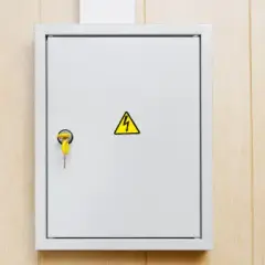Jak zamaskować skrzynkę elektryczną i poprawić estetykę wnętrza
