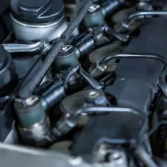 Dlaczego diesel kopci przy przyspieszaniu? Odkryj przyczyny problemów