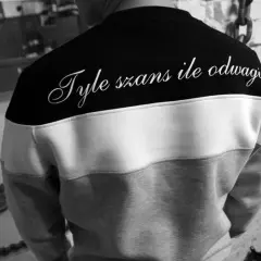 Bluza Octagon Tyle szans, ile odwagi: Kup, dopasuj, stylizuj!