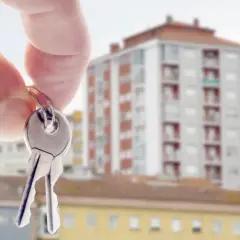 Jak działa spółdzielnia mieszkaniowa? Poznaj prawa i obowiązki członków