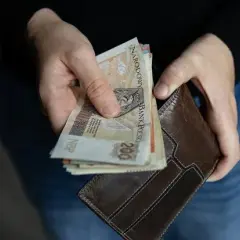 Opiekunka z MOPS: Kto dostanie pomoc i ile to kosztuje? Poradnik