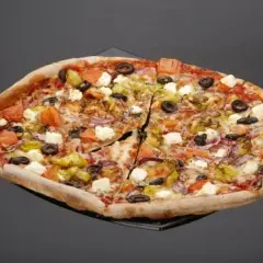 Ile kcal ma pizza neapolitańska? Sprawdź kalorie i składniki