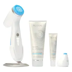 Zestaw do pielęgnacji Nu Skin LumiSpa z aktywującym żelem i kremem pod oczy. Wiele pozytywnych nu skin opinie potwierdza skuteczność.