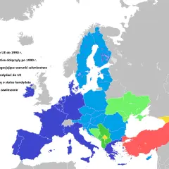 Mapa Europy z zaznaczonymi państwami członkowskimi UE, państwami, które dołączyły po 1990 r., negocjującymi warunki członkostwa, oficjalnymi kandydatami, starającymi się o status kandydata i państwami z zawieszonymi negocjacjami.
