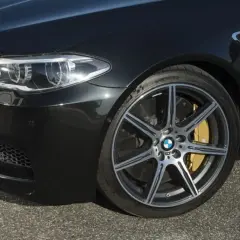 BMW M5 F10 – szczegółowe dane techniczne, osiągi i problemy użytkowników