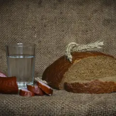 Ile kosztuje litr wódki? Ceny, które mogą cię zaskoczyć