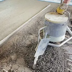 Jaki piasek do wylewki betonowej? Unikaj błędów i wybierz najlepiej