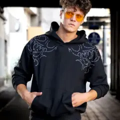 Bluza jak sukienka: Jak nosić stylowo i uniknąć wpadek?