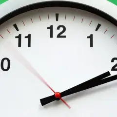 Czy KO zrealizuje postulat skrócenia tygodnia pracy do 35 godzin w tej kadencji? Zegar tyka, czas ucieka.