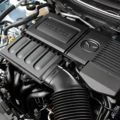 Silnik DOHC 16-Valve z systemem zmiennych faz rozrządu w Mazda 2 2008.