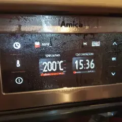 Wyświetlacz piekarnika Amica pokazuje 200°C i 15:36. Zastanawiasz się, jak odblokować piekarnik Amica?