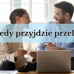 Para rozmawia o finansach, analizując rachunki i laptopa. Czekają na przelew tradycyjny.