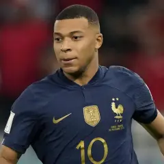 Mbappé w Realu: Ile naprawdę zarabia? Pensja i 150 mln € bonusu.