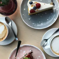 Gdzie na kawę w Poznaniu? Odkryj najlepsze kawiarnie i smaki
