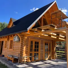 Ile kosztuje dom z bali 35m2? Sprawdź ceny i ukryte koszty
