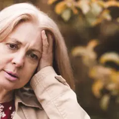 Ból głowy przyczyna: poznaj najczęstsze źródła bólu i objawy