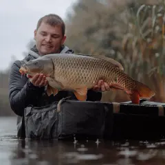 Co grozi za brak karty wędkarskiej? Mandaty i konsekwencje, które zaskakują