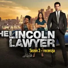 Główni bohaterowie serialu "Prawnik z Lincolna" pozują na tle miasta. Mickey Haller w garniturze, Maggie McPherson i Lorna Crane.