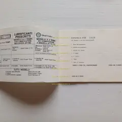 Libretto lubrificanti Yamaha per fuoribordo 2 e 4 tempi. Indica olii per motore, cambio, forcella e altri componenti.